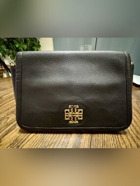 Tory Burch Black Leather Shoulder Bag with Gold Logo Emblem